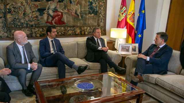 Reunión de Emiliano García-Page y Manuel Serrano. Foto: JCCM.