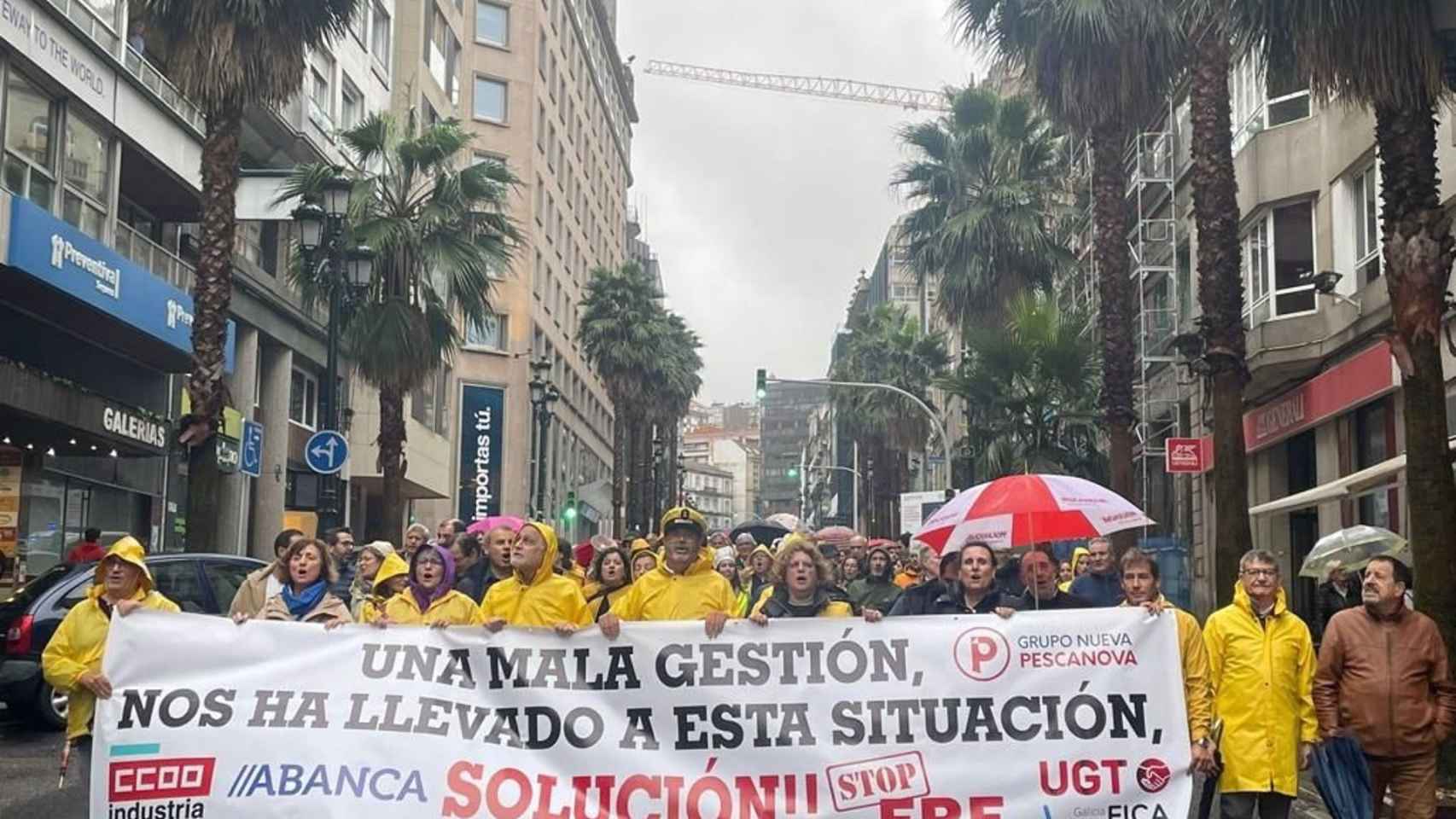 Manifestación de trabajadores de nueva Pescanova en Vigo, en el marco de la negociación del ERE para la extinción de 82 contratos.