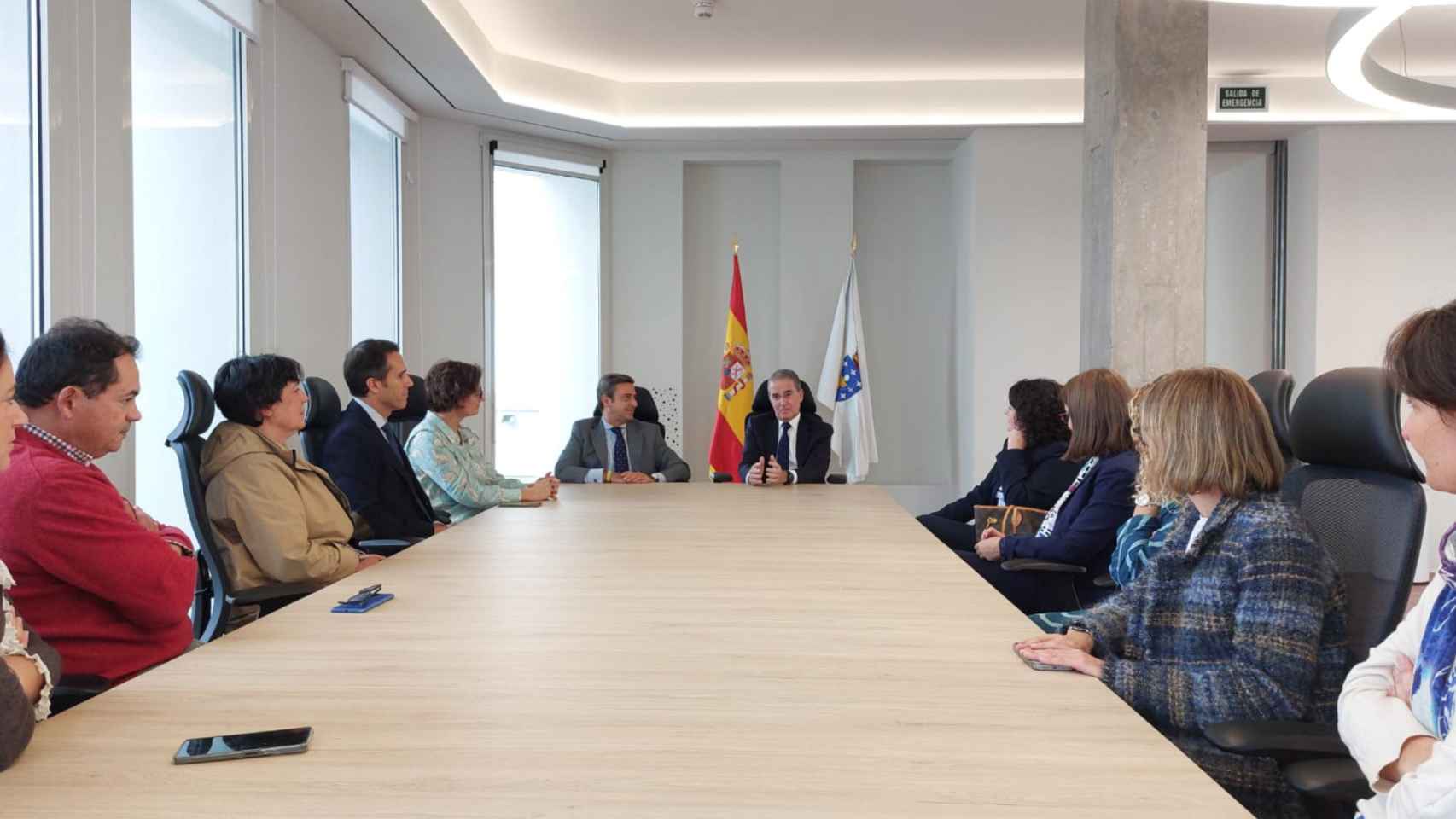 Reunión del presidente del TSXG, José María Gómez y Díaz-Castroverde, con jueces y magistrados de Vigo.