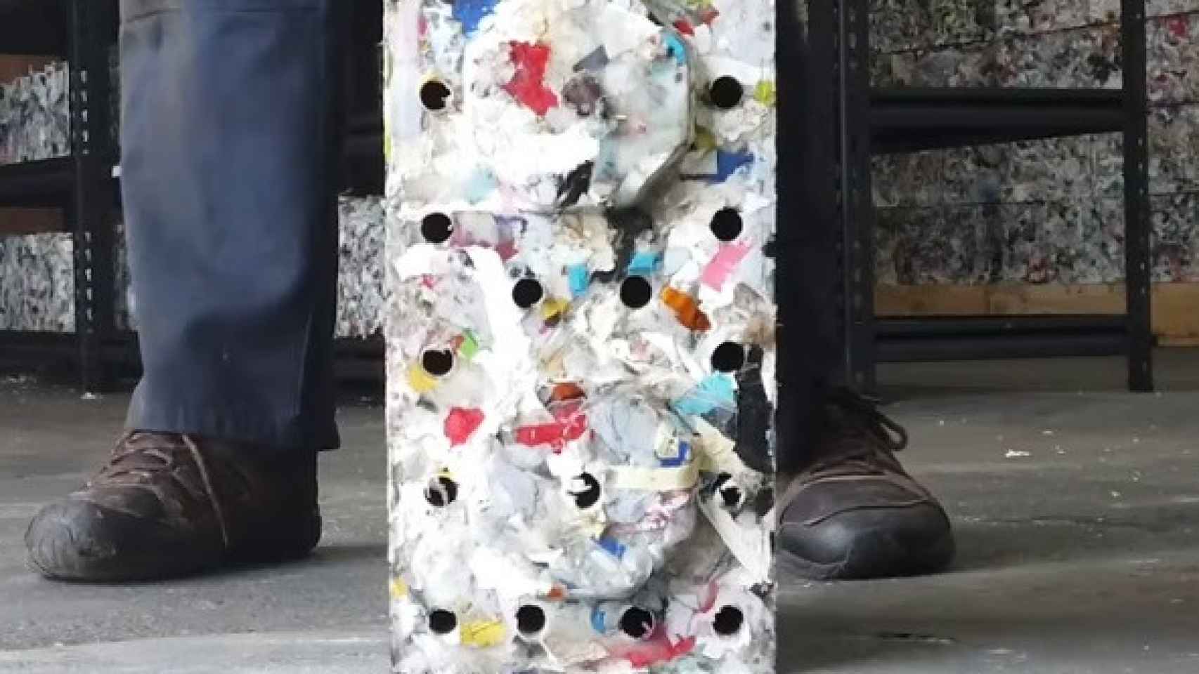 Bloque de plástico reciclado.