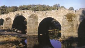 El Puente Mocho de Ledesma que salva la ribera de Cañedo