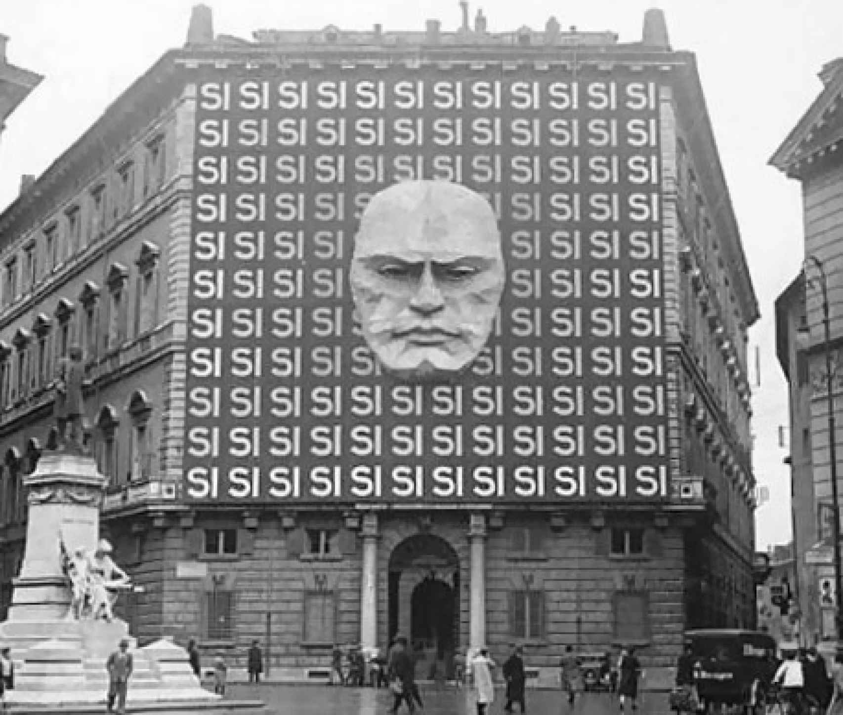 Propaganda de Mussolini en el Palazzo Braschi de Roma. 1934