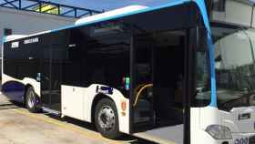 Uno de los autobuses urbanos de Monbus.