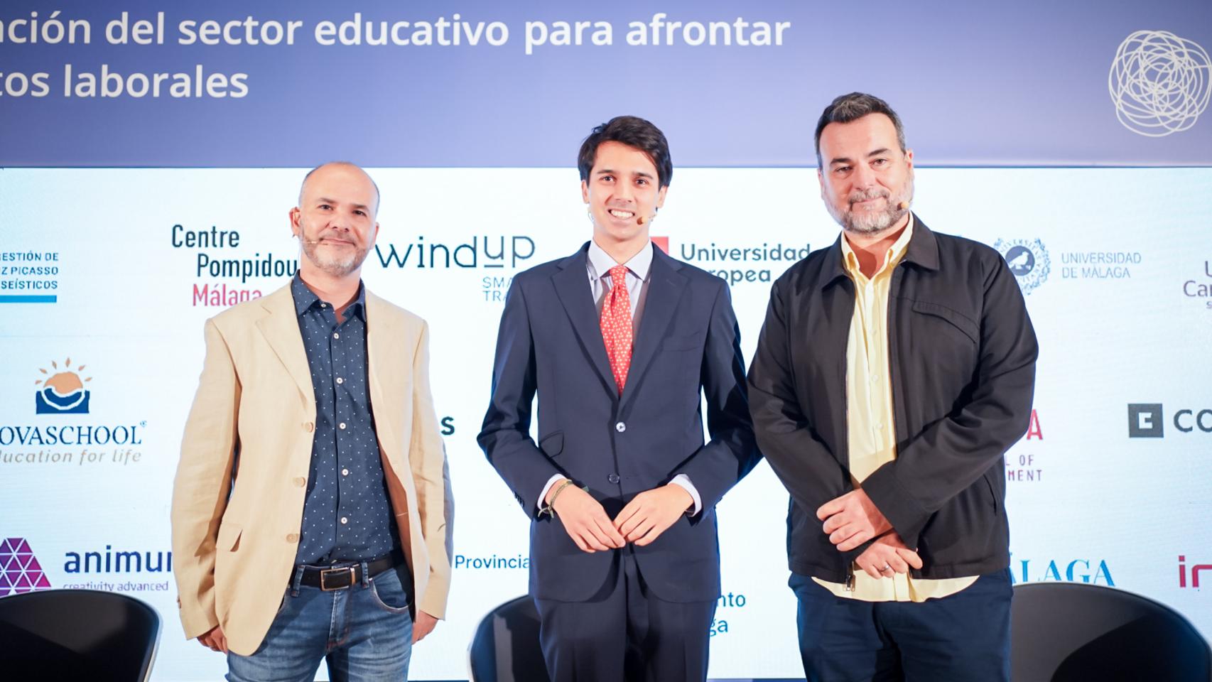 De izquierda a derecha; Roger Giménez, director académico de Animum Creativity Advanced School; Juan Romera, redactor de Política de EL ESPAÑOL en Málaga; y Javier Ramos, cofundador y CEO de Kaiju Group;