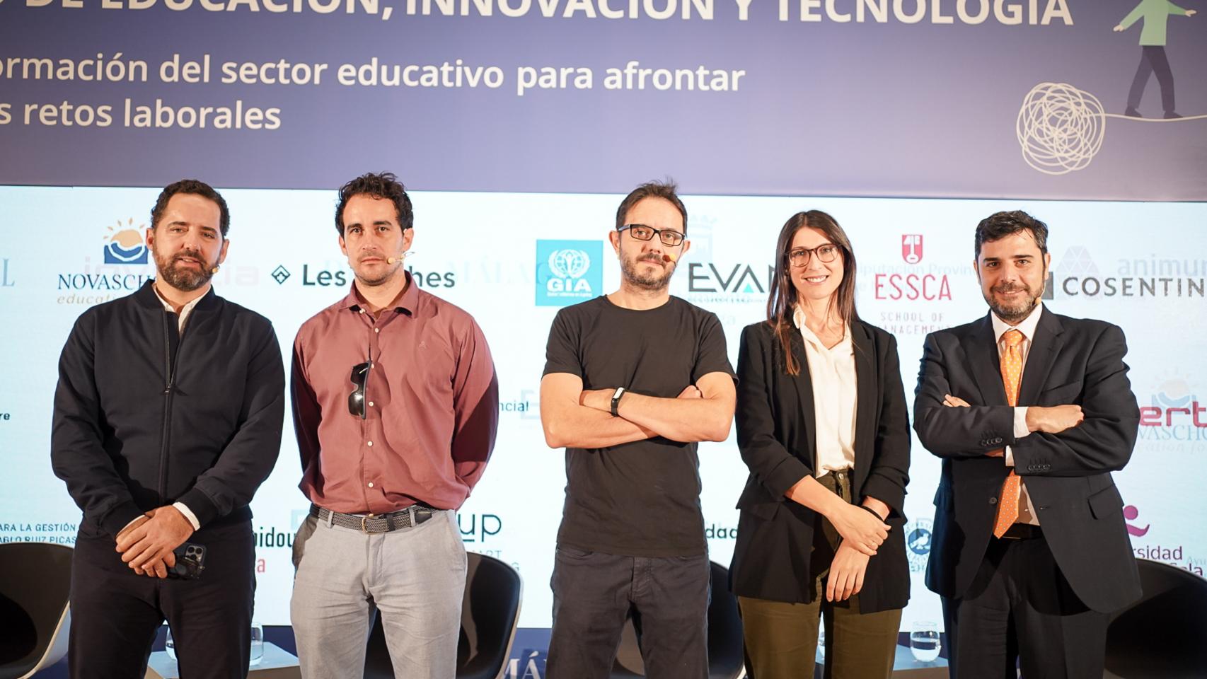 De izquierda a derecha; Alejandro Romero, fundador de Constella Intelligence; Fernando Denis, CEO de Hispasec; Sergio de los Santos, director del Área de Innovación y Laboratorio de Ciberseguridad de Telefónica Tech; y