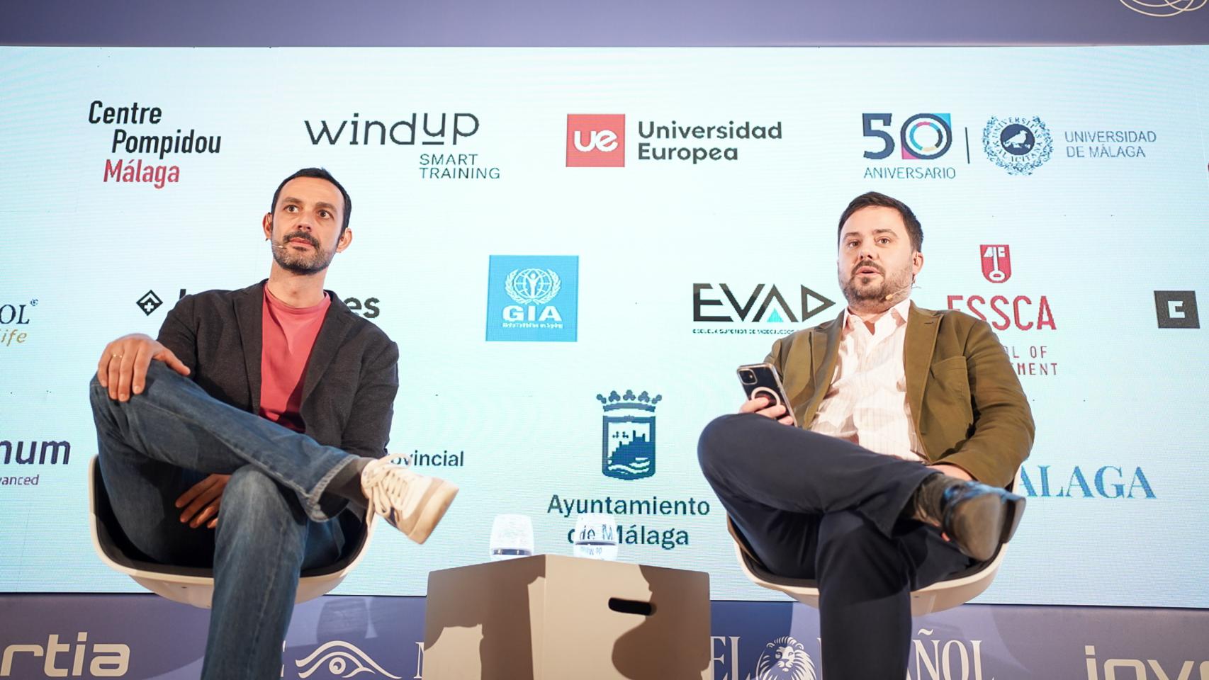 Israel Rodríguez, director de Innovación de Unicaja Banco, durante su conversación con Arturo Criado, subdirector de EL ESPAÑOL-Invertia;