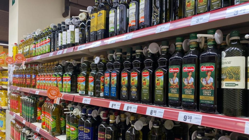 Aceite de oliva en un supermercado de A Coruña