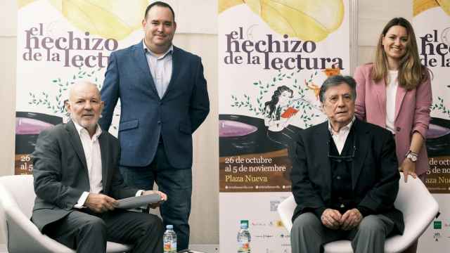 De izquierda a derecha: Jesús Vigorra, Rafael Rodríguez, director de la FLS, Luis Landero y Minerva Salas.
