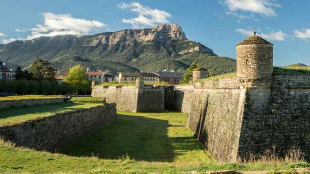 Este es el pueblo más popular de la provincia de Huesca: sorprende a todos por su castillo