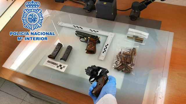 Las armas incautadas por la Policía Nacional de Elche.