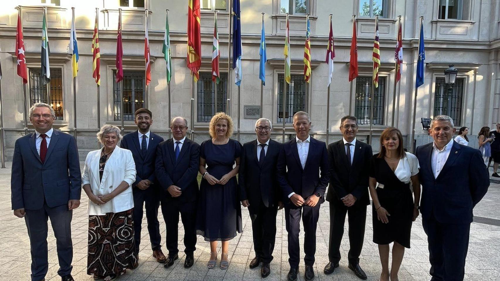 Imagen de los componentes del Grupo Territorial del PSOE de Castilla y León en el Senado, constituido este viernes.