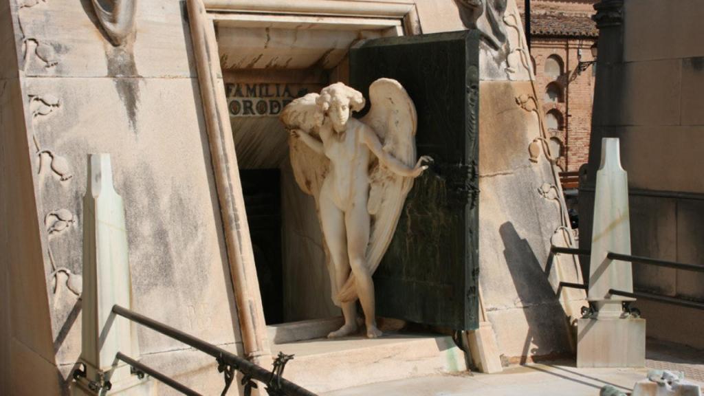 El panteón de la familia Moroder en el cementerio de Valencia. Museo del Silencio