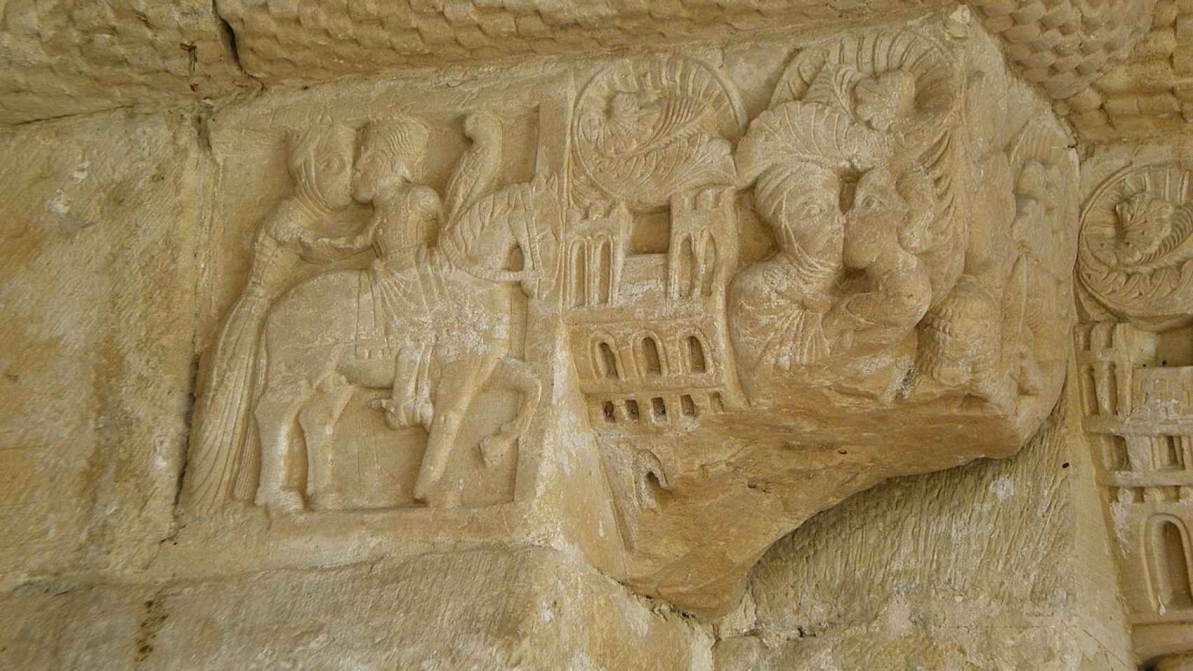La leyenda de Favila en los relieves del monasterio de San Pedro de Villanueva
