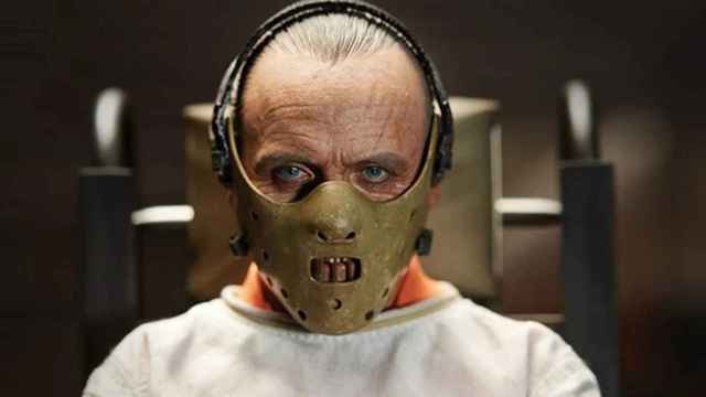 Anthony Hopkins como Hannibal Lecter, policíaco o terror. Una imagen vale más que mil palabras.