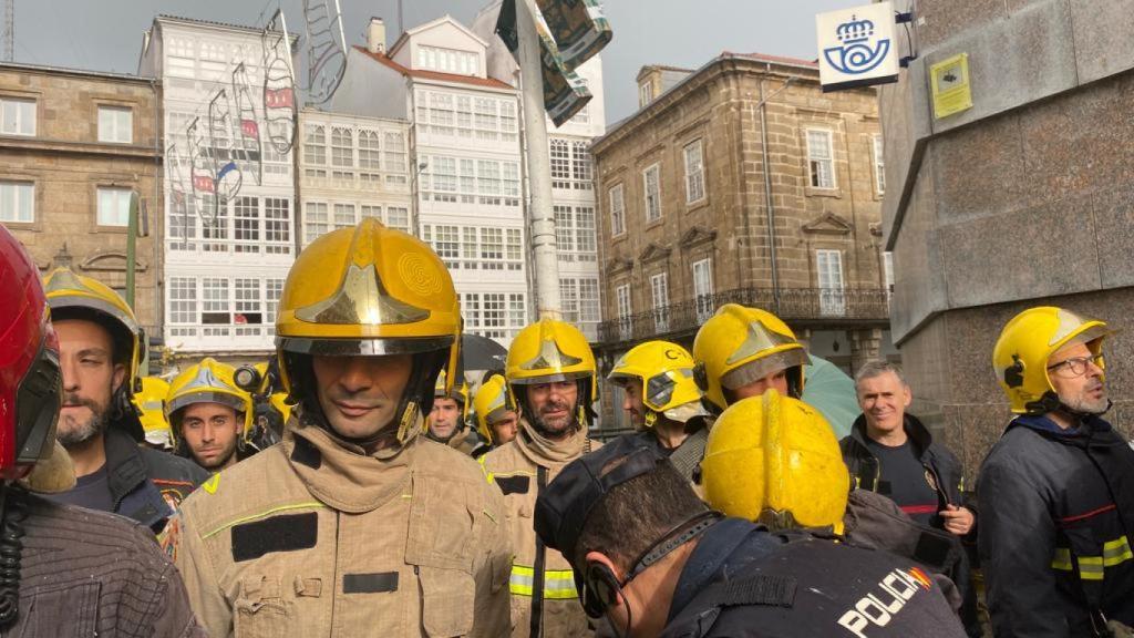 Concentración de los comarcales bomberos en A Coruña