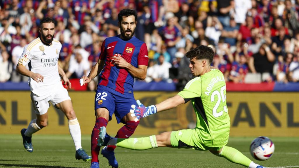 Gündogan, en el momento de batir a Kepa en el primer gol.