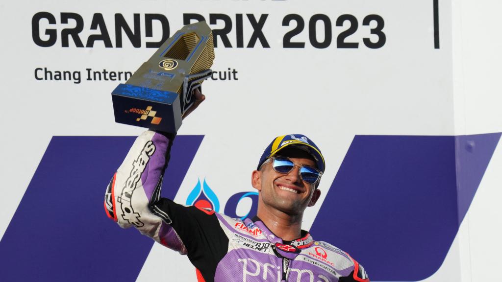 Jorge Martín celebra su victoria en el Gran Premio de Tailandia, en el circuito de Buriram.