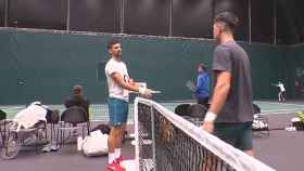 Alcaraz y Djokovic olvidan su rivalidad y entrenan juntos en la víspera al Master de París