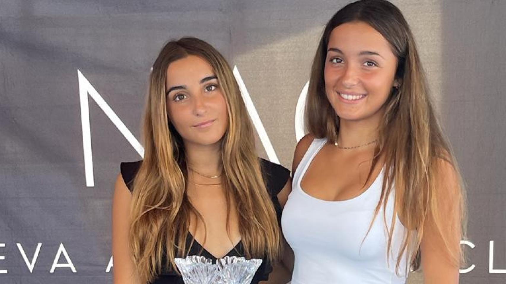 Las hermanas en el evento de golf.