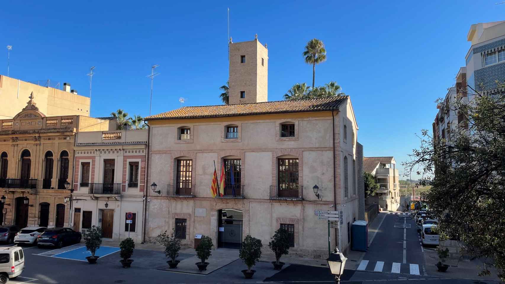 Fachada del Ayuntamiento de Rocafort, en la provincia de Valencia.