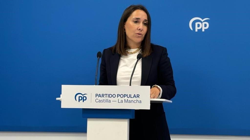 Alejandra Hernández en rueda de prensa. Foto: PP CLM.