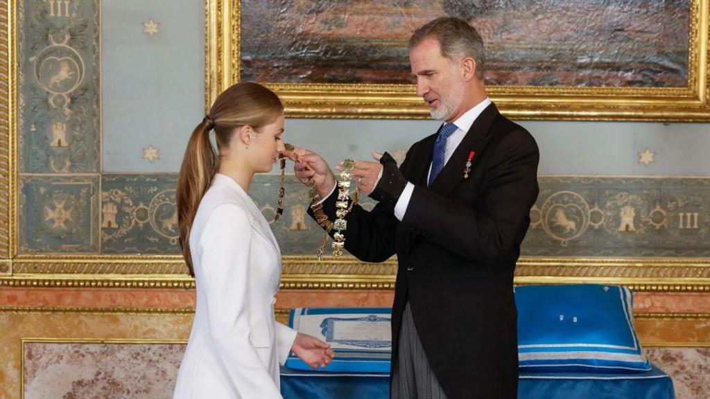 La Princesa Leonor junto al Rey Felipe VI.