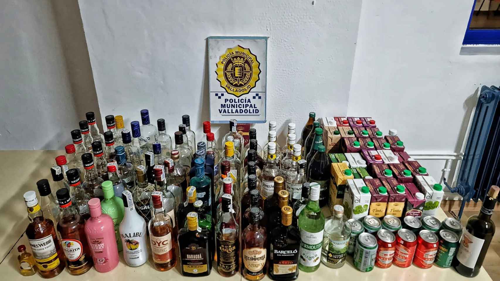 Botellas de alcohol requisadas por la Policía Municipal de Valladolid