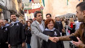 Carlos Mazón, junto a las autoridades de Cocentaina, en su visita a la Fira de Tots Sants.