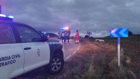 La Guardia Civil en el lugar del accidente.