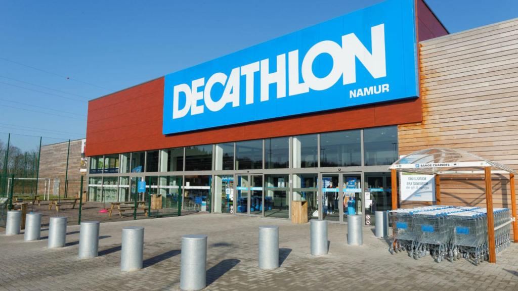 Fachada Decathlon.