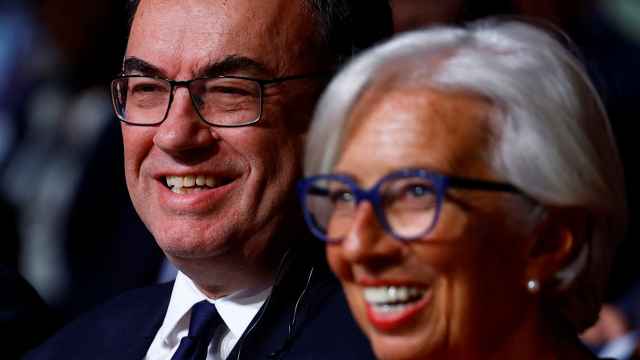 La presidenta del BCE, Christine Lagarde, y el presidente del Banco de Inglaterra, Andrew Bailey, durante la reunión del FMI en Marruecos.