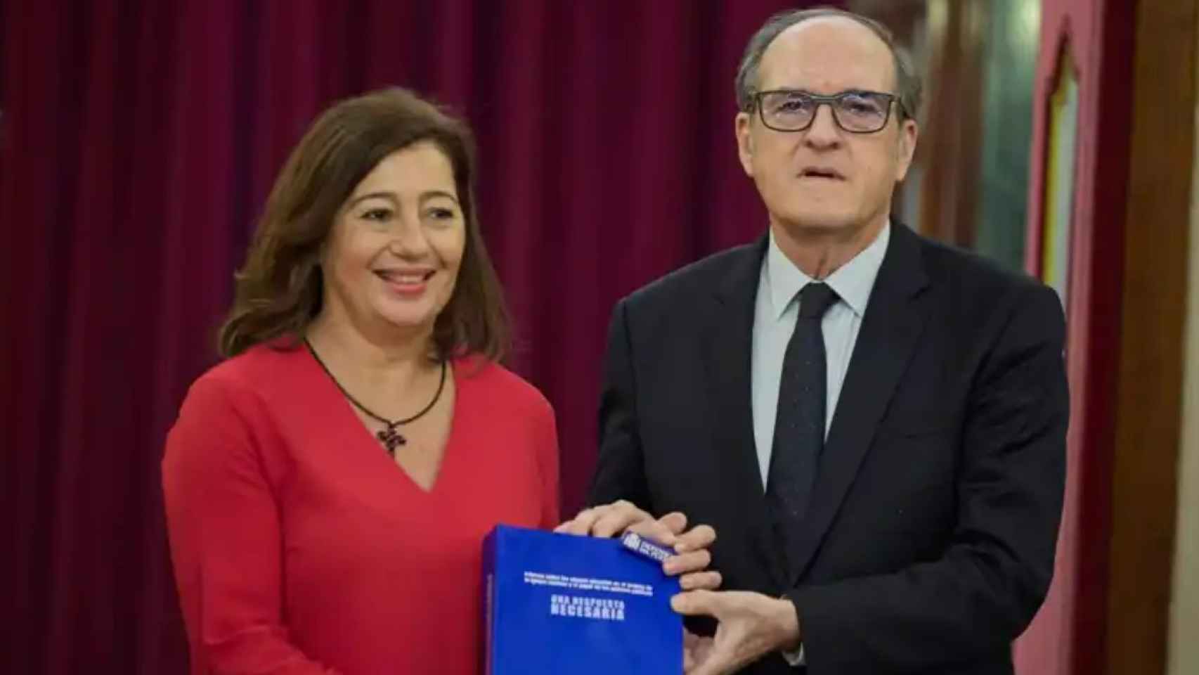 Ángel Gabilondo entrega a Francina Armengol el Informe sobre los abusos sexuales en el ámbito de la Iglesia. EE