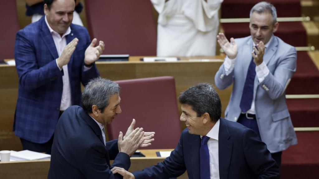 Carlos Mazón y el vicepresidente Vicente Barrera en una imagen de archivo en las Cortes valencianas