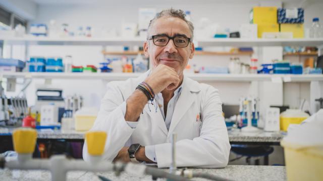 González-Zorn, desde uno de los laboratorios de la Universidad Complutense.