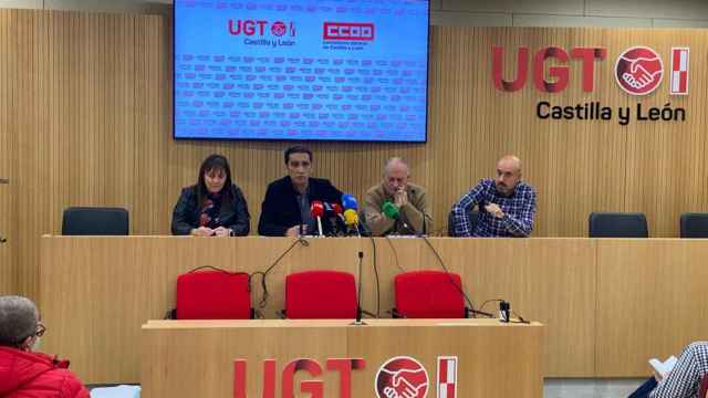 El secretario general de CCOO en Castilla y León, Vicente Andrés, y el de UGT, Faustino Temprano, durante la rueda de prensa de este viernes.