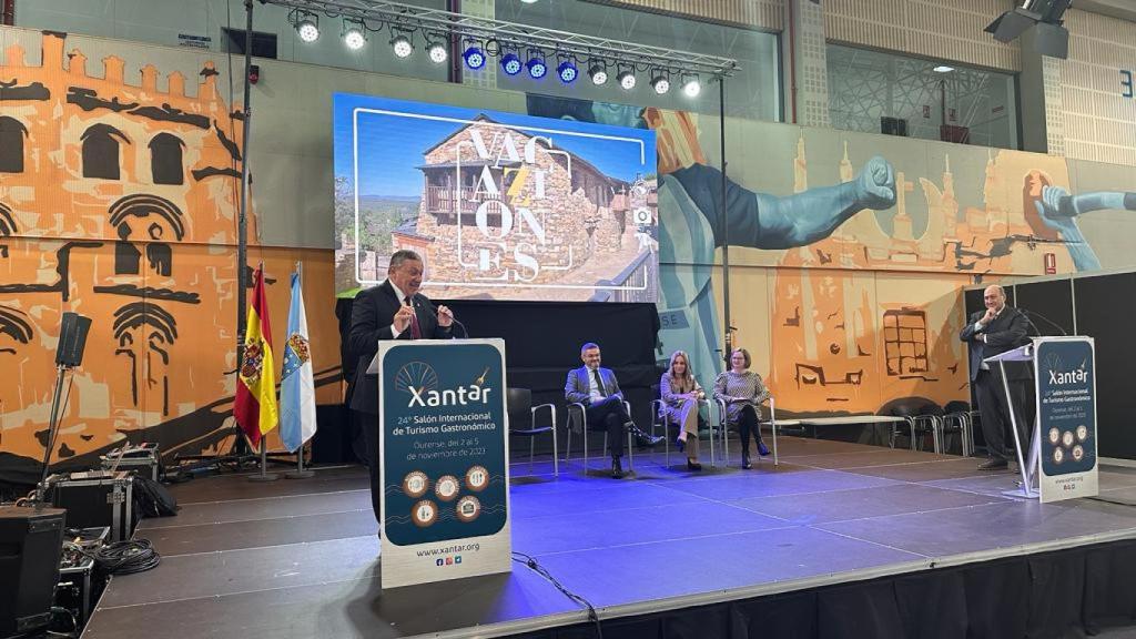 El presidente de la Diputación de Zamora, Javier Faúndez, en la feria Xantar