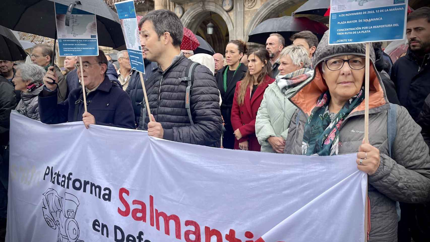 Concentración en Salamanca para pedir la reapertura del tren Ruta de la Plata el pasado mes de noviembre