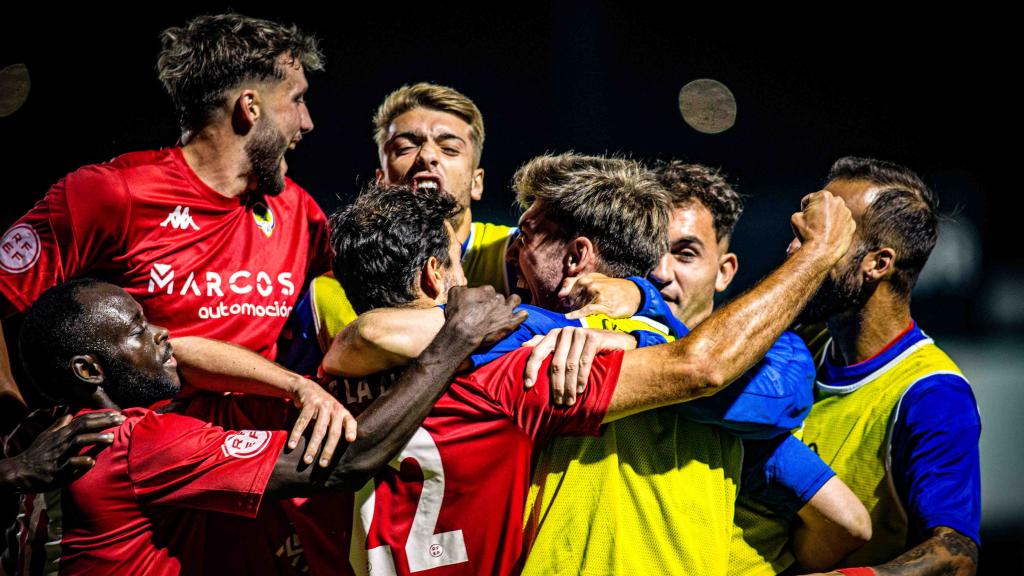 Jugadores del Hércules celebrando un gol.