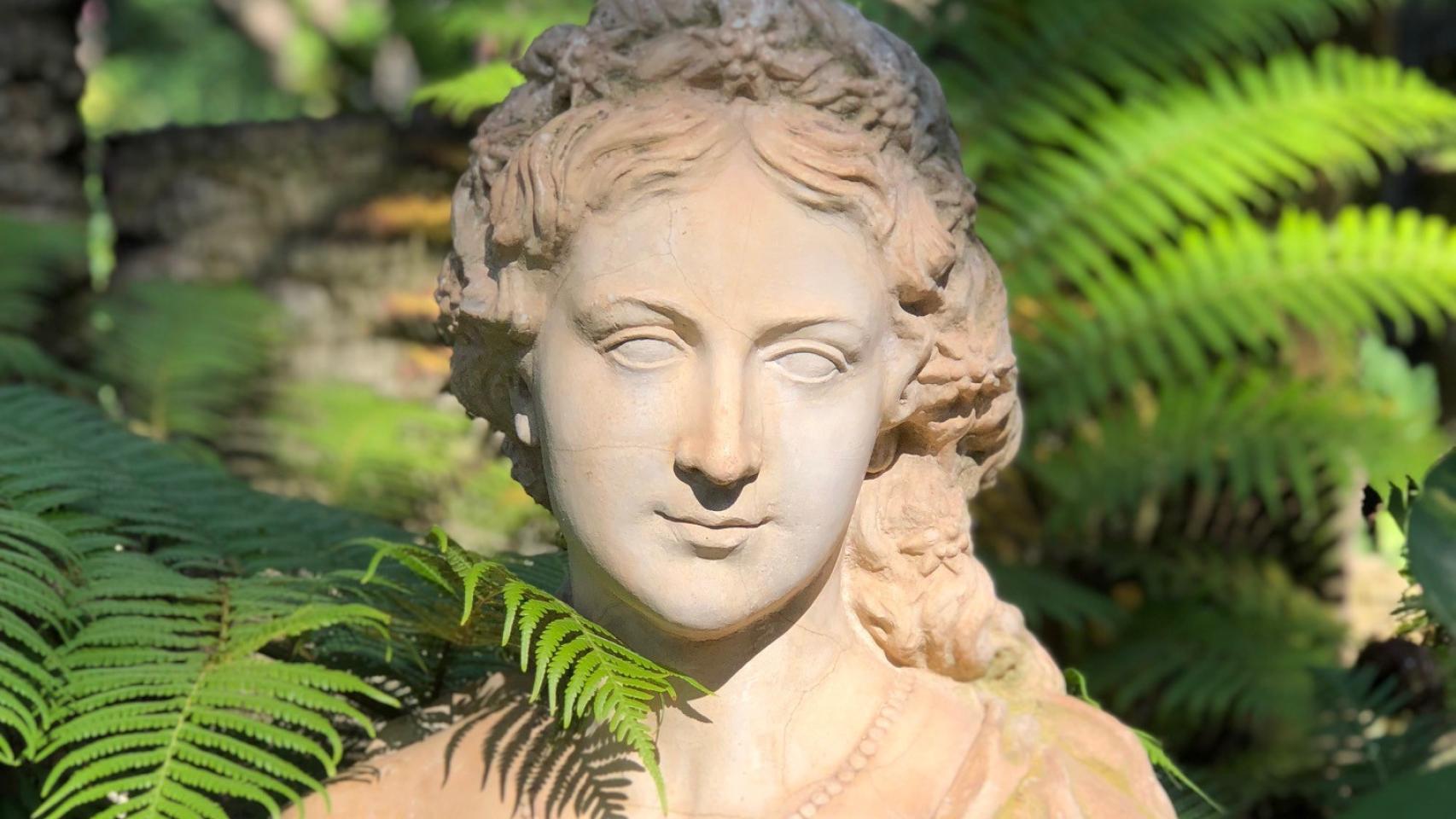 Busto de la emperatriz Sissi en el Huerto del Cura.