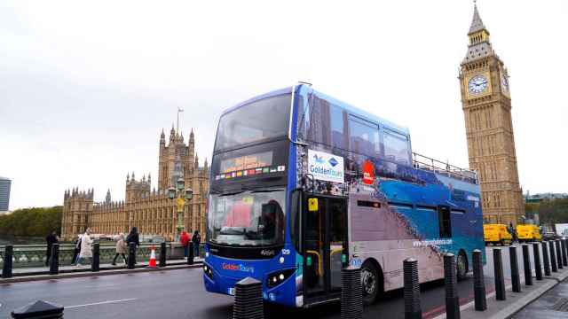 Un bus turístico promocionando la Comunitat Valenciana en Londres.