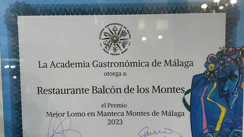Placa con el premio al mejor lomo de los Montes de Málaga.