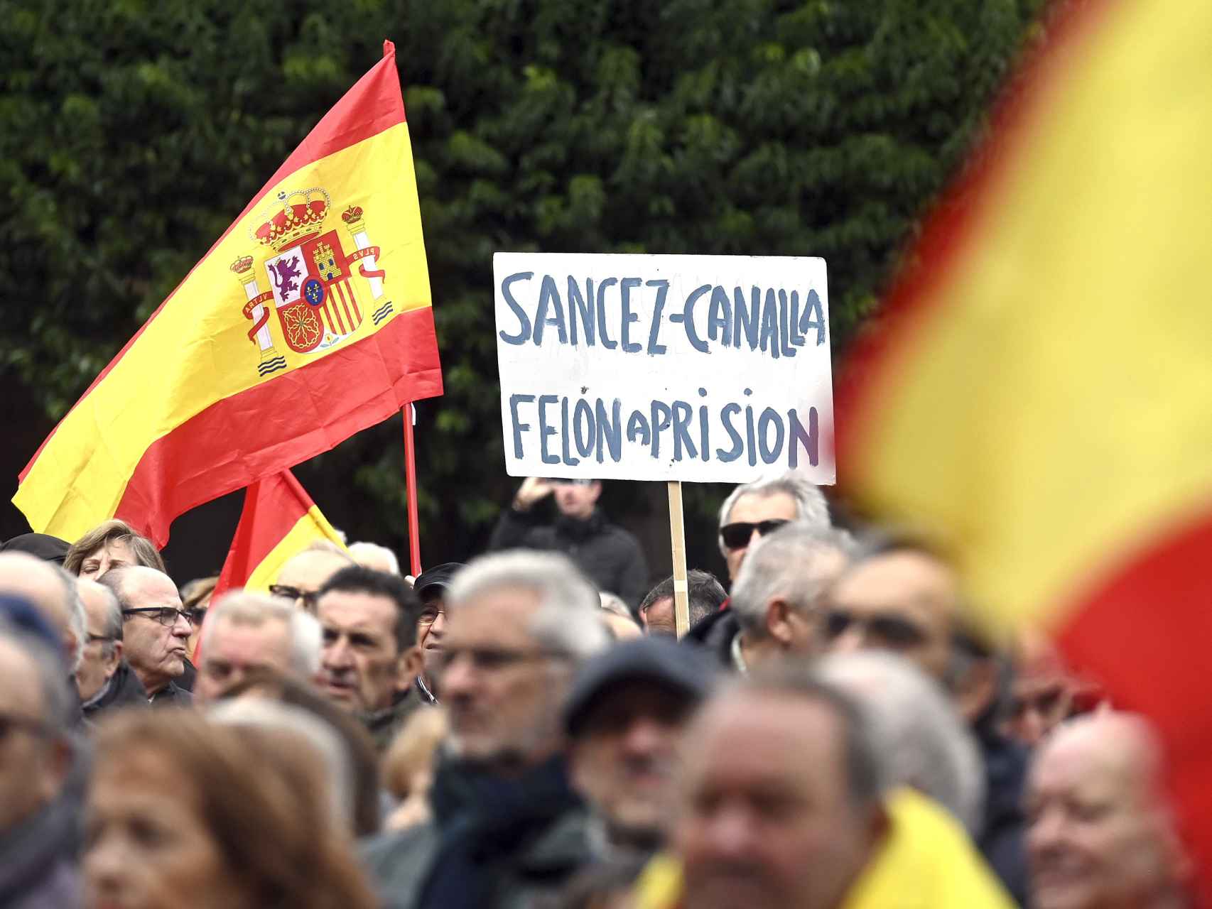 Pancarta contra Pedro Sánchez.