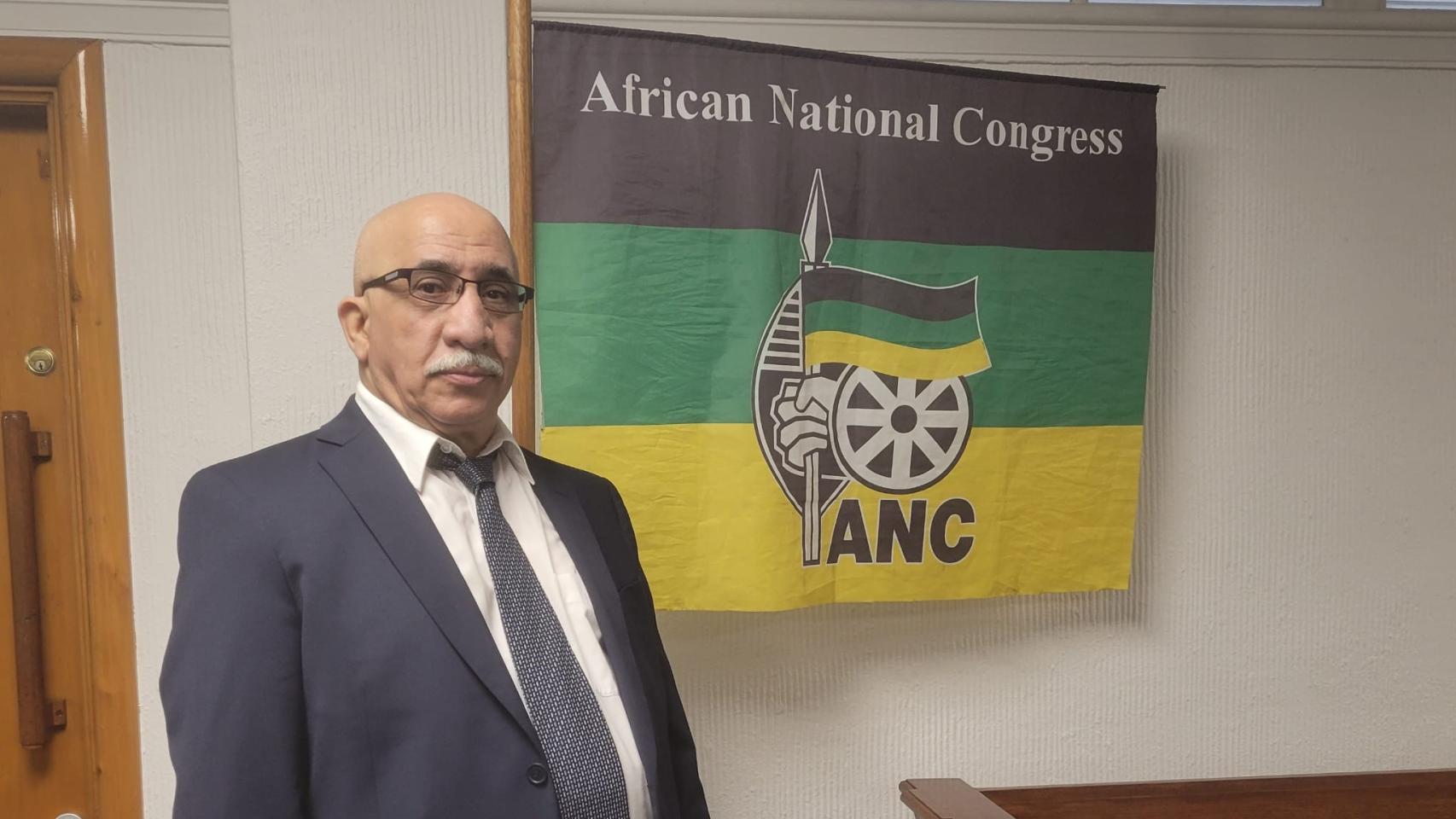Farouq, miembro del comité ejecutivo del Partido Nacional Rifeño, en Sudáfrica.