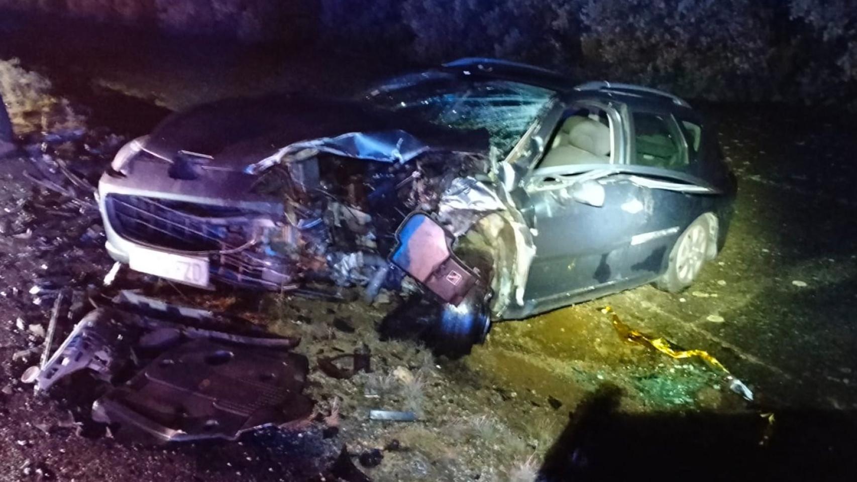 Así quedó uno de los coches implicados en el accidente