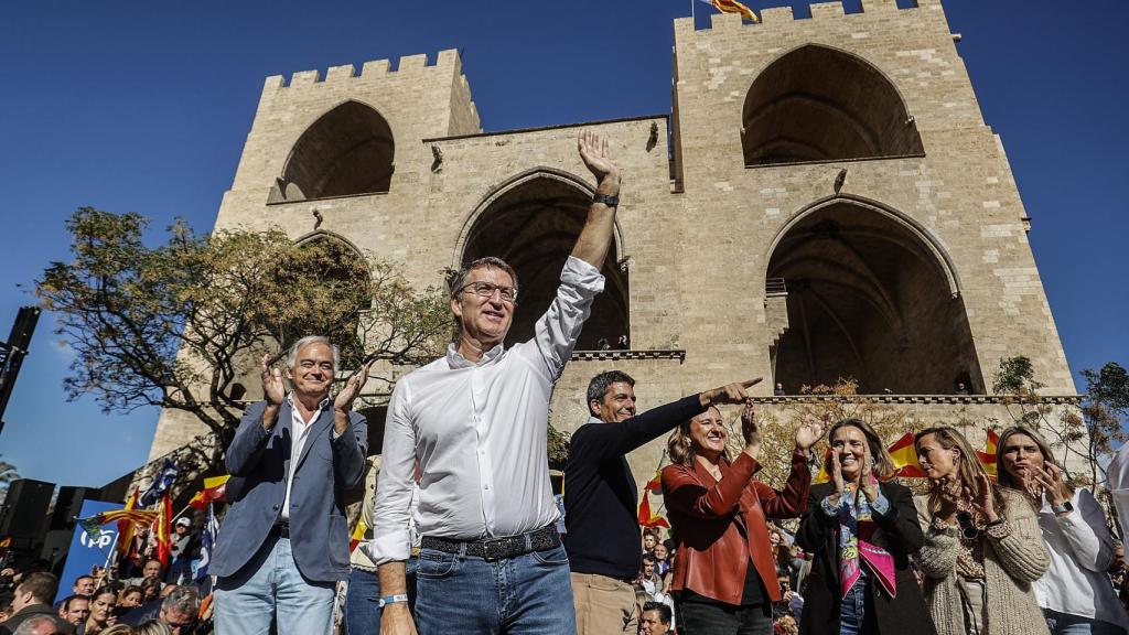 Feijóo en Valencia, con González Pons, Mazón, Catalá y Gamarra en segundo plano