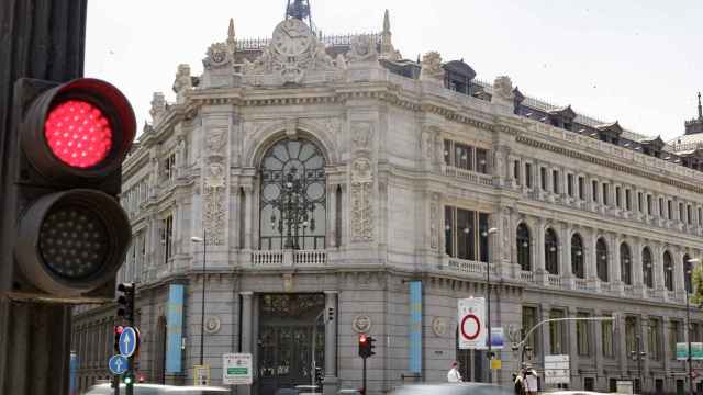 Fachada del edificio del Banco de España situada en la confluencia del Paseo del Prado y la madrileña calle de Alcalá.