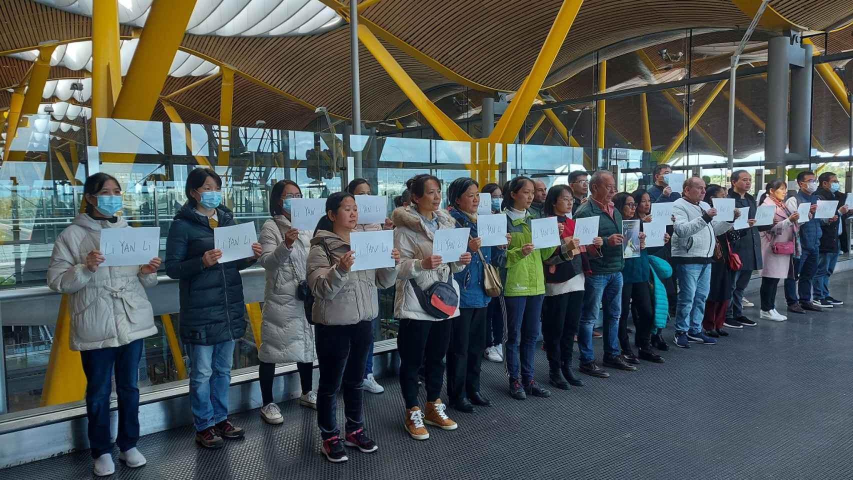 Concentración de apoyo a Li Yan Li en el aeropuerto de Barajas el pasado domingo.