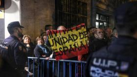 Manifestación contra la ley de amnistía frente a la sede del PSOE en la calle Ferraz de Madrid.