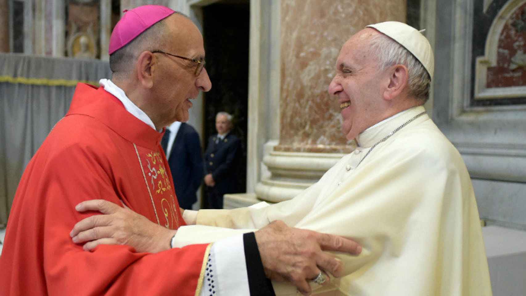 El presidente de la CEE, Juan José Omella, con el papa Francisco en el Vaticano