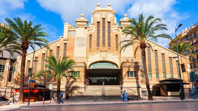 Fachada del Mercado Central de Alicante.